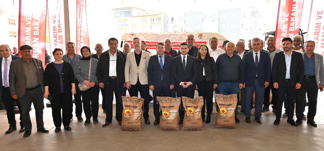 Sarayköy’de Tarıma Güç Katan Proje: Yağlık Ayçiçeği Dağıtımı Gerçekleştirildi!