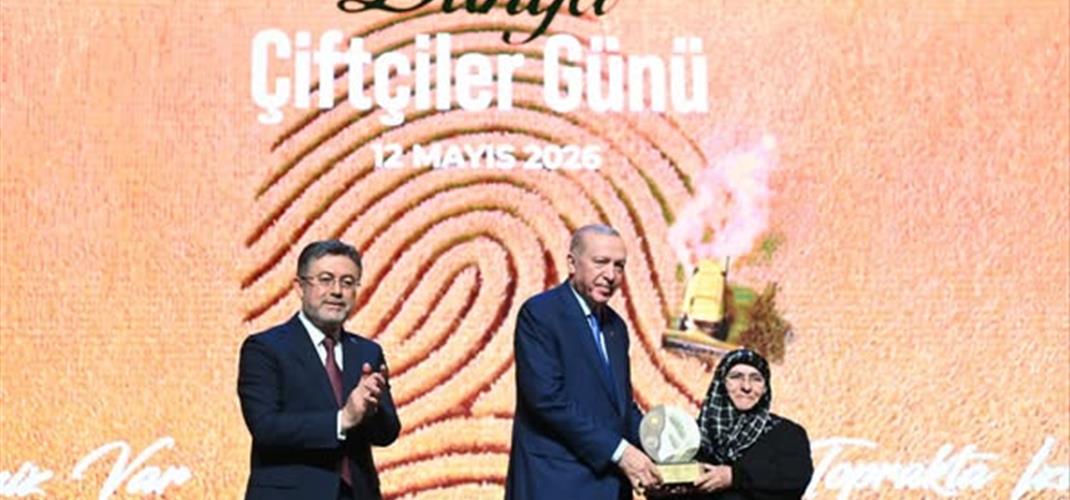 Cumhurbaşkanımız Sayın Recep Tayyip ERDOĞAN’ın teşrifleri ve Tarım ve Orman Bakanımız Sayın İbrahim YUMAKLI’nın katılımlarıyla, Cumhurbaşkanlığı Külliyesi’nde 14 Mayıs Dünya Çiftçiler Günü kutlama programı gerçekleştirildi.